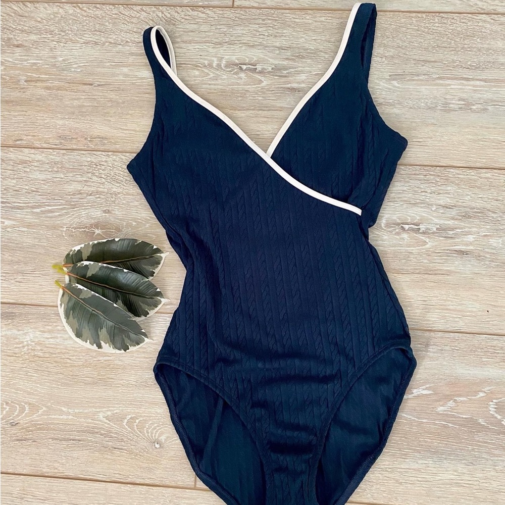 Beautiful Vintage Navy Blue & White Nautica One Piece Swimsuit